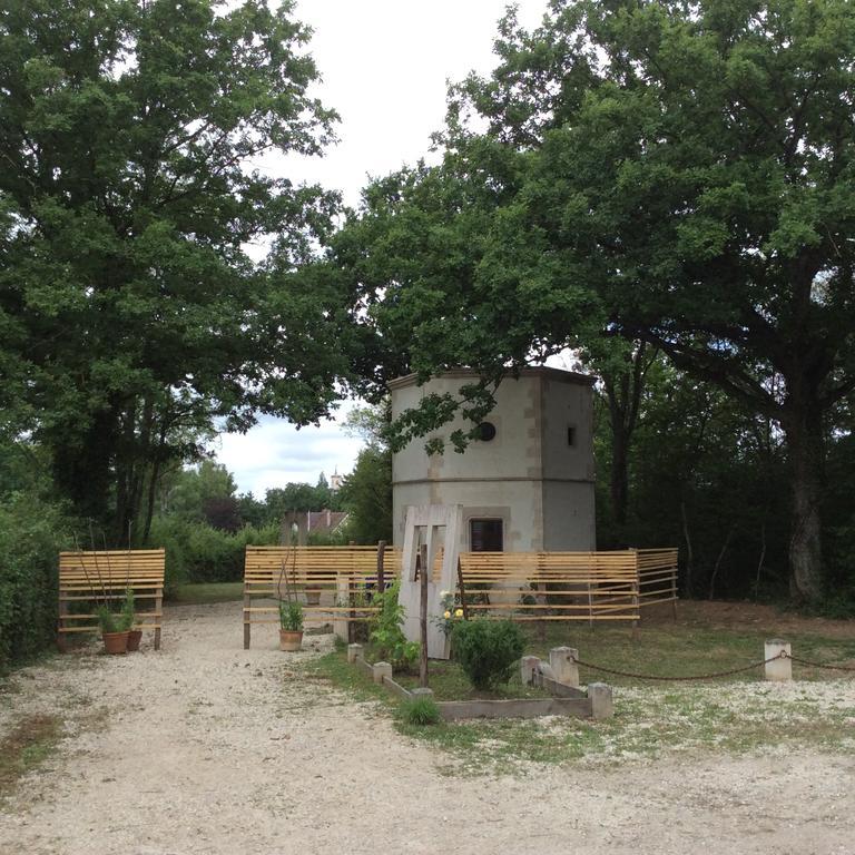 Hexagonal Tower For 2 With Shared Pool Villa Semur-en-Auxois Luaran gambar
